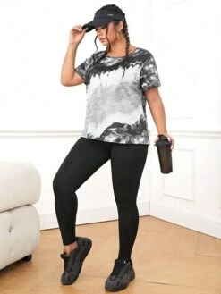 Yoga Basic Plus Tie Dye Sports Tee & Leggings -Gym Chic Wear 1686132455b904a8943d349bc64800982368ba2eee thumbnail 405x552