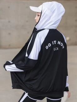 Quick-dry & Sun-protective Sports Hoodie With Zipper Closure, Comfortable To Wear