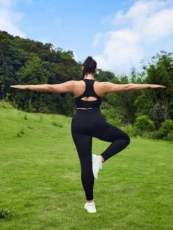 SHEIN Leisure Plus Solid Ruched Sports Set -Gym Chic Wear 16886501411d44c6611c1743e3ff46c88526e51227 thumbnail 405x552