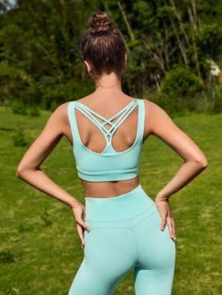 SHEIN Leisure Criss Cross Back Sports Set -Gym Chic Wear 1688728986fa411a93826c7d4dcd745467826bb2ec thumbnail 405x552