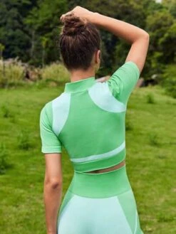 SHEIN Leisure Colorblock Zip Up Crop Sports Jacket