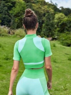 SHEIN Leisure Colorblock Zip Up Crop Sports Jacket -Gym Chic Wear 1688972956ad1bac44eb23443a8ee422a054778e2e thumbnail 405x552