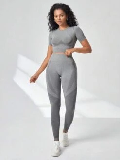 Seamless High Stretch Sports Tee & Leggings -Gym Chic Wear 168932280705c64b5d7b2574ce8aeb2fc697898361 thumbnail 405x552