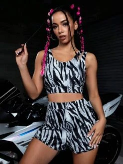 Zebra Striped Print Sports Set -Gym Chic Wear 16907670844e6459bc35d33cbcdb56a1220c29a42c thumbnail 405x552