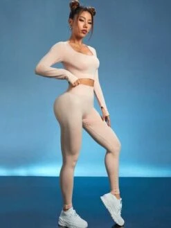 Seamless High Stretch Sports Tee & Leggings -Gym Chic Wear 1690881510f77d268c7e7c3640ecb236018fd53b2b thumbnail 405x552