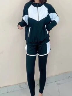 Black And White Minimalist Yoga Set For Outdoor Exercise, Gym, Running, College